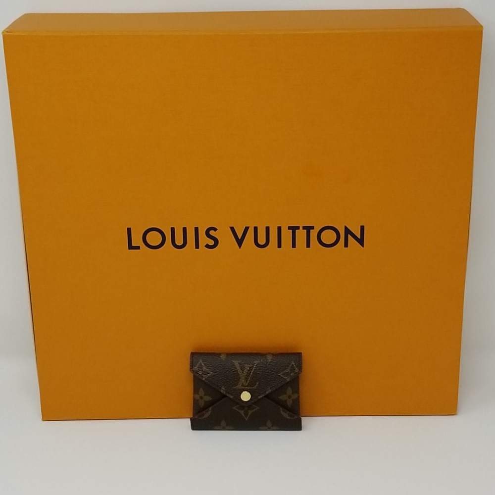 Louis Vuitton Monogram Kirigami Small Card Holder - Picture 9 of 10